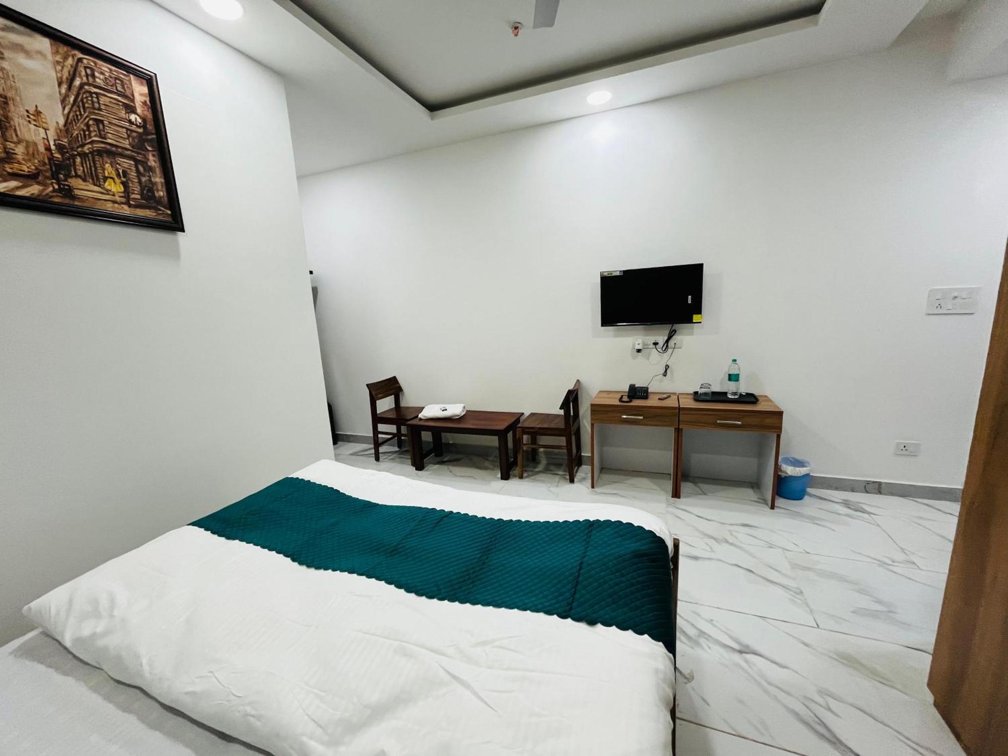 Townhouse Happy Habitat Guest House Greater Noida Esterno foto