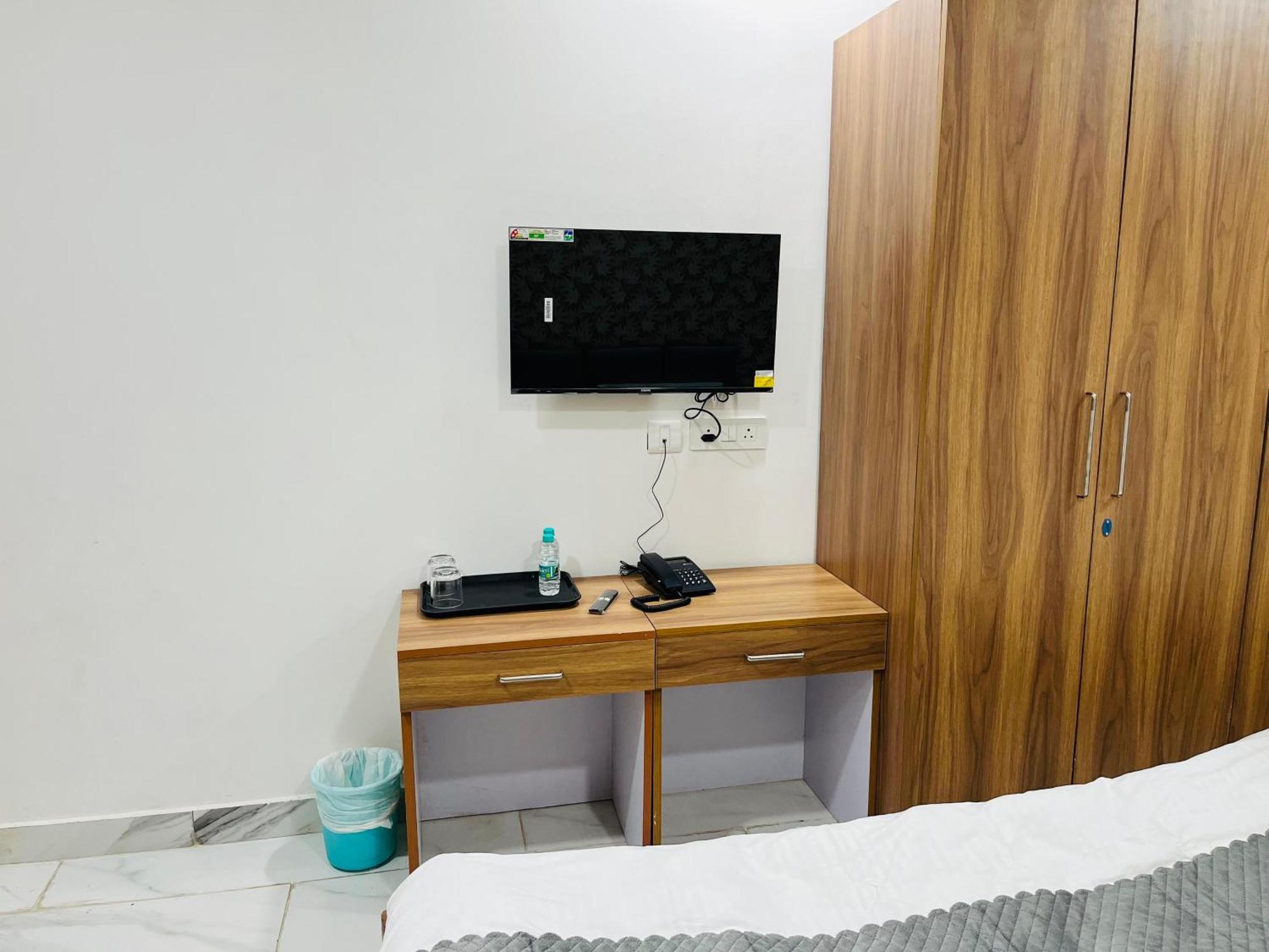 Townhouse Happy Habitat Guest House Greater Noida Esterno foto