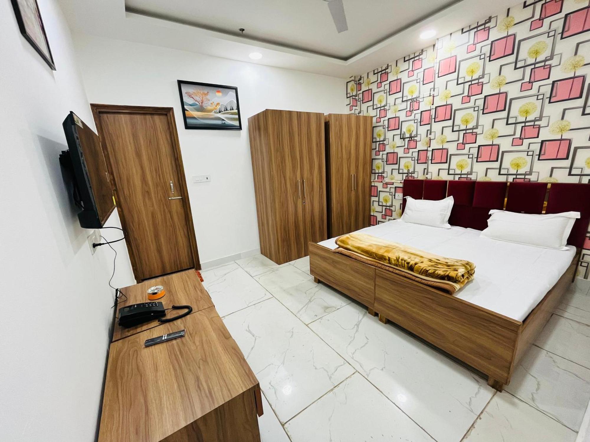 Townhouse Happy Habitat Guest House Greater Noida Esterno foto