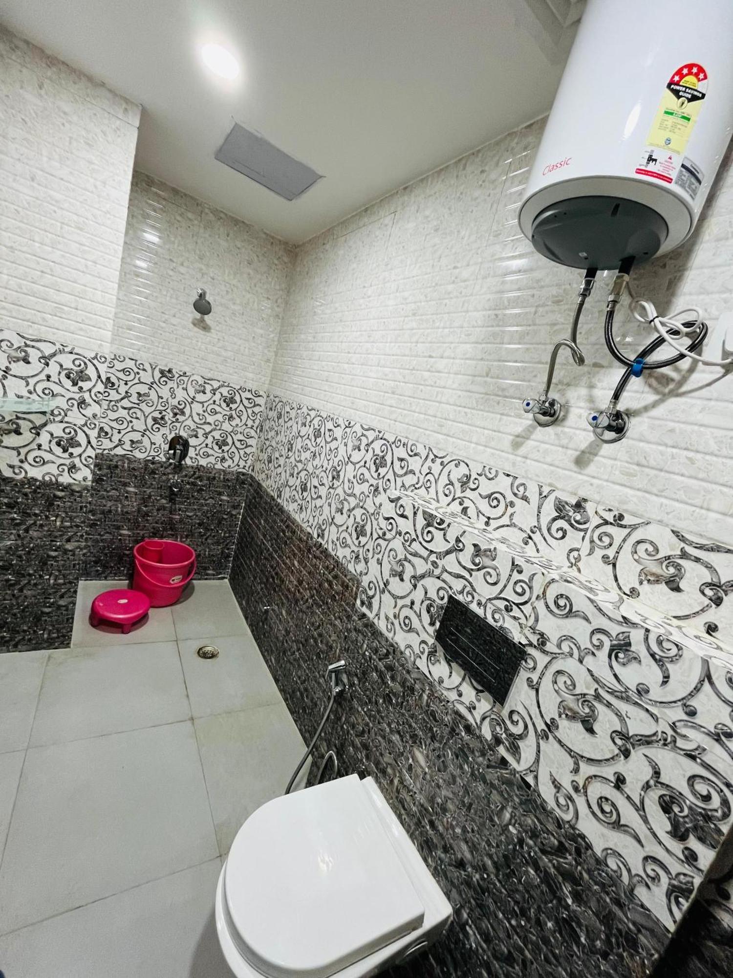 Townhouse Happy Habitat Guest House Greater Noida Esterno foto